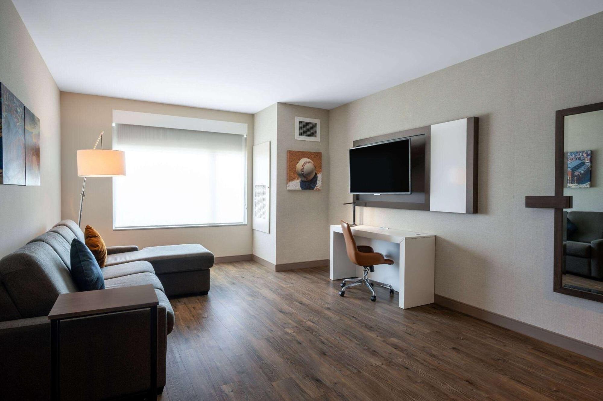Готель Wyndham Westfield Екстер'єр фото